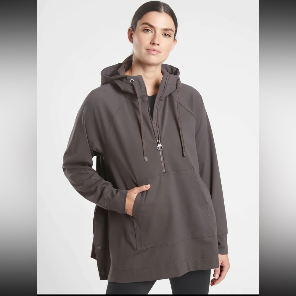 Athleta Glacier Handkerchief Poncho, Shale Grey, Size Large.
